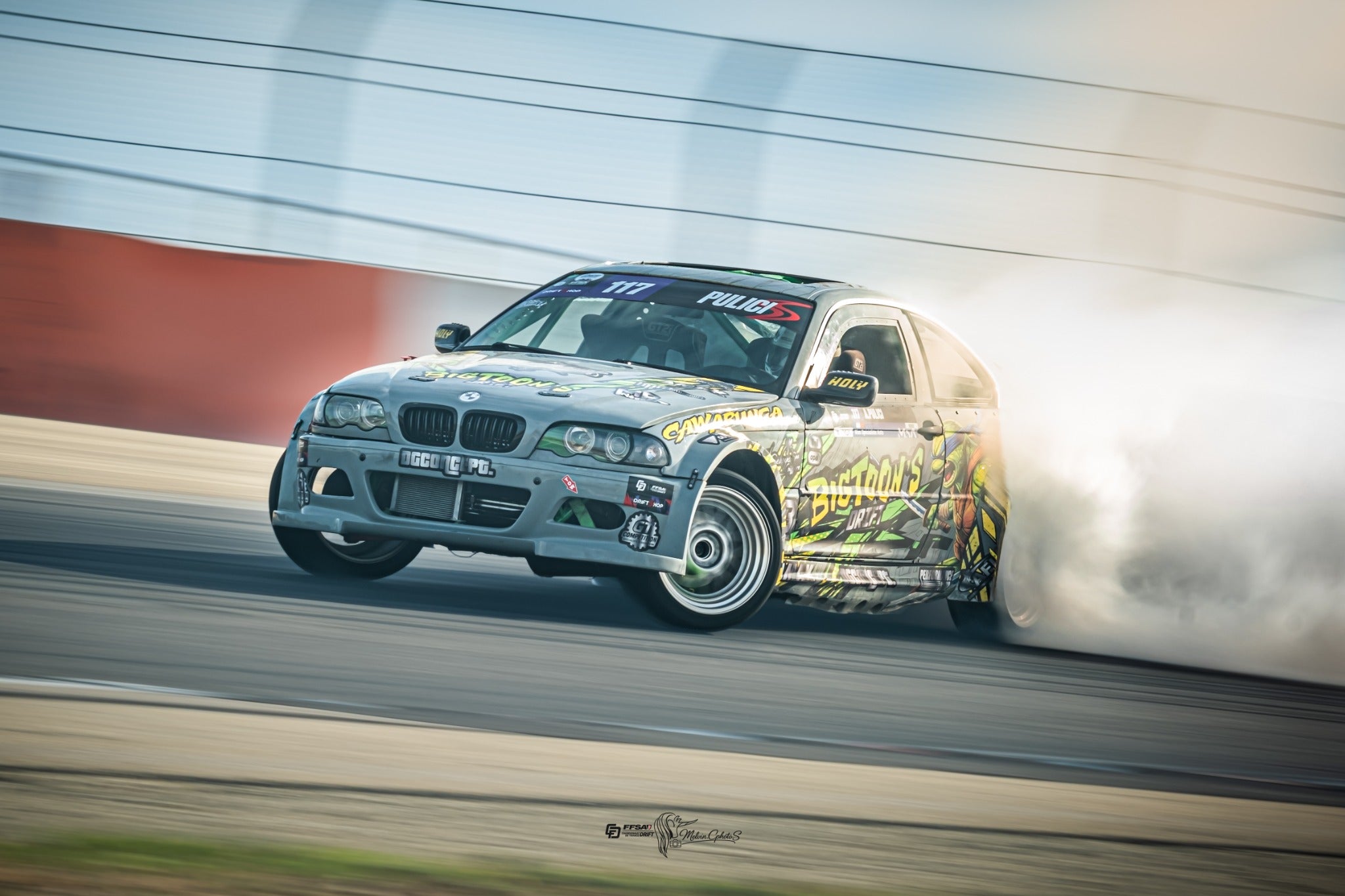 BMW E46 de la Bigtoon's Family en drift sur circuit